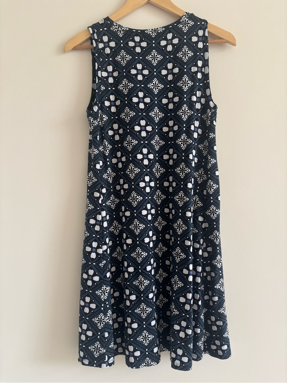Dress Subcategory Classification - Picture 2 of 9